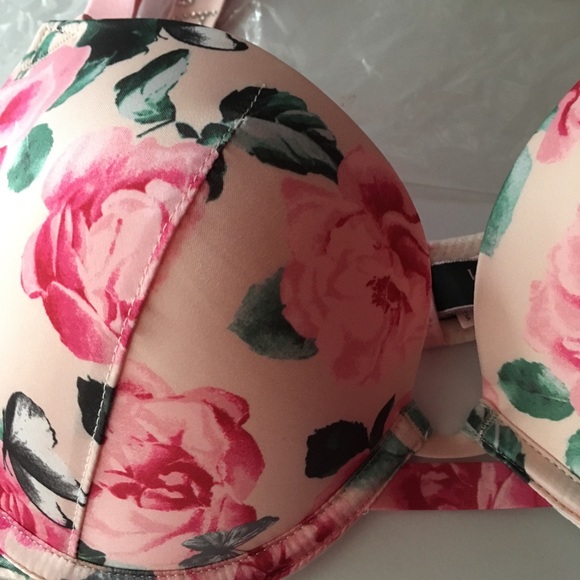 🌸😍VS Shine Strap Push-Up Bra & Brazilian Panty Set - Picture 9 of 11
